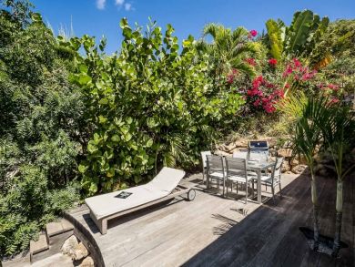 Deck with Sun Loungers