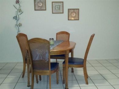 Dining Table & Chairs