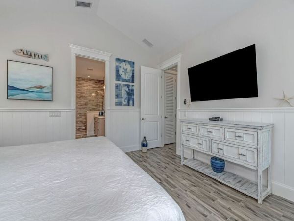 Four Bedroom Plus Bunk Room Vacation Home Sleeps 10