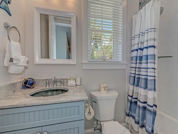 Four Bedroom Plus Bunk Room Vacation Home Sleeps 10