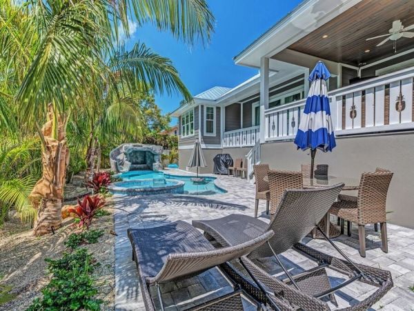 Four Bedroom Plus Bunk Room Vacation Home Sleeps 10