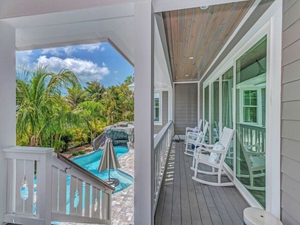 Four Bedroom Plus Bunk Room Vacation Home Sleeps 10