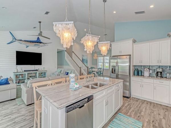 Four Bedroom Plus Bunk Room Vacation Home Sleeps 10
