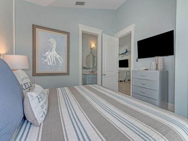 Four Bedroom Plus Bunk Room Vacation Home Sleeps 10
