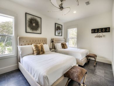 Queen bedroom