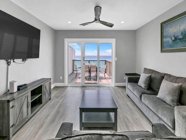 Full Gulf View from this Beachfront Town Home Sleeps 14