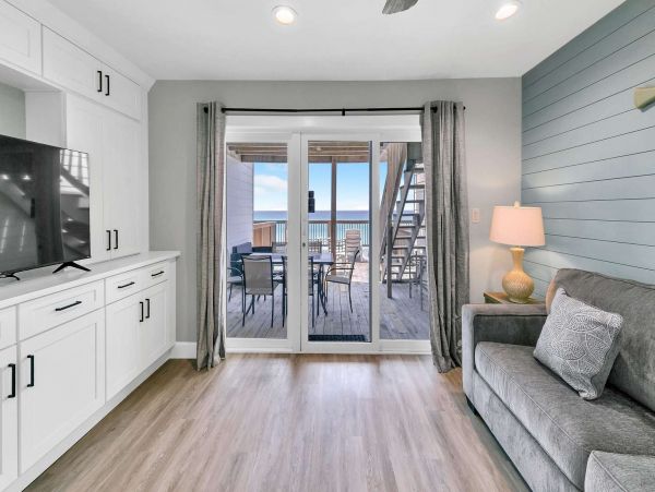 Full Gulf View from this Beachfront Town Home Sleeps 14