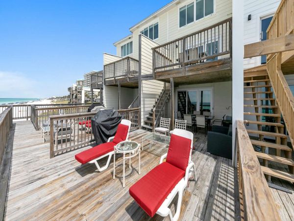 Full Gulf View from this Beachfront Town Home Sleeps 14