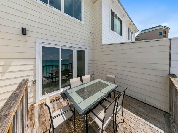 Full Gulf View from this Beachfront Town Home Sleeps 14