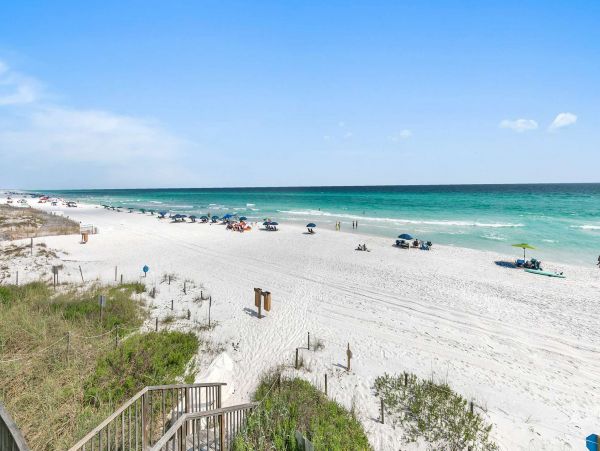 Full Gulf View from this Beachfront Town Home Sleeps 14