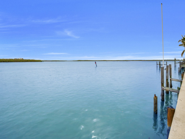 A Stunning Marco Island Vacation Residence