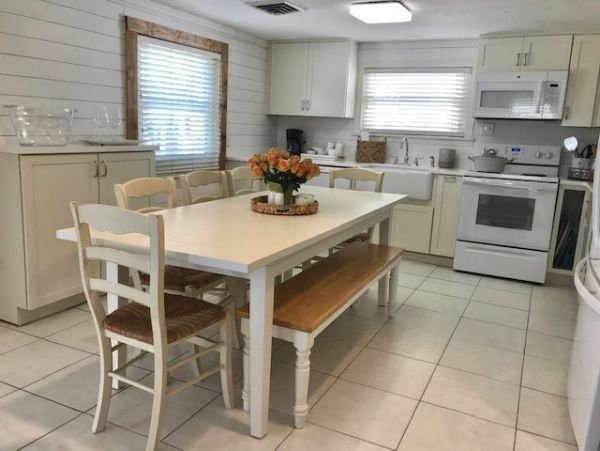 Holmes Beach Vacation Cottage With Pool Sleeps 6 Guests