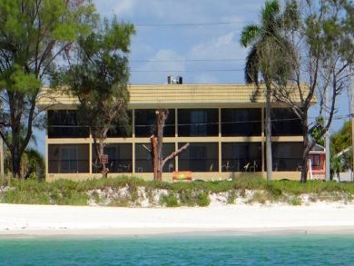 Two Bedroom Unit in Small Complex Sleeps 6 Full Gulf View