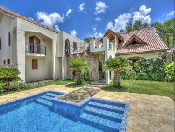 A Stunning Vacation Villa ! A Luxury Retreat