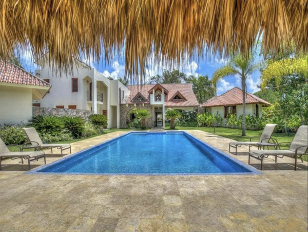 A Stunning Vacation Villa ! A Luxury Retreat