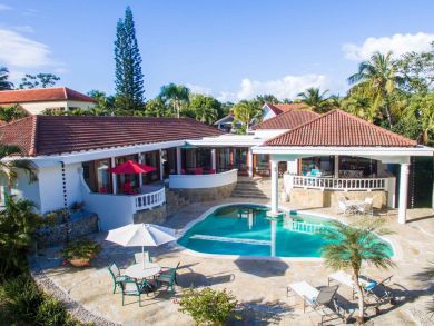 Luxury Three Bedroom Villa with Pool and excellent Amenities