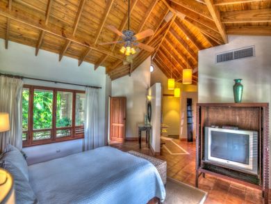 Four Bedroom Dominican Luxury Villa Pool Walk to Beach