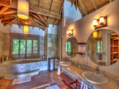 Four Bedroom Dominican Luxury Villa Pool Walk to Beach