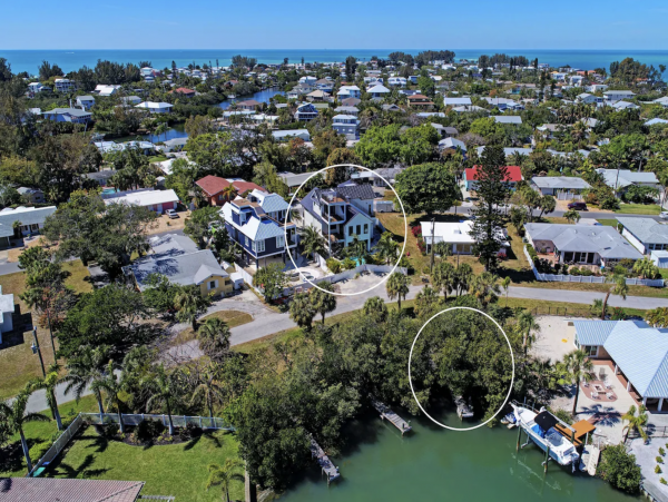 Luxury Five Bedroom Anna Maria Island Rental - Sleeps 12