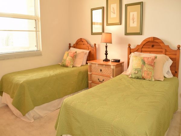 Naples 3 Bedroom Vacation Condo Sleeps 6 - Gated Entrance