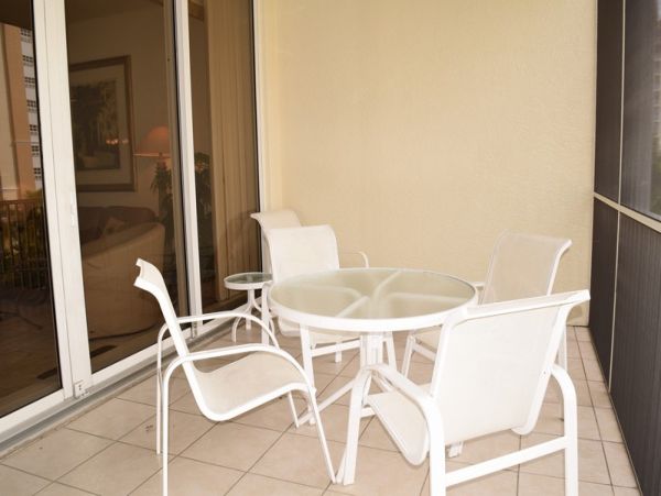 Naples 3 Bedroom Vacation Condo Sleeps 6 - Gated Entrance