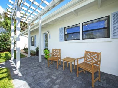 Gulf Front Beach Cottage with Four Bedrooms and Sleeps 10
