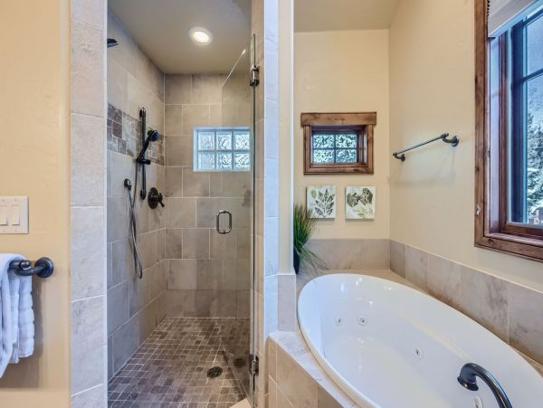 Breckenridge Luxury Five Bedroom Mountain Home