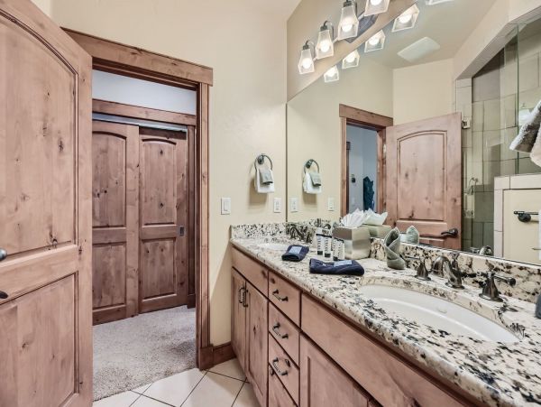 Breckenridge Luxury Five Bedroom Mountain Home