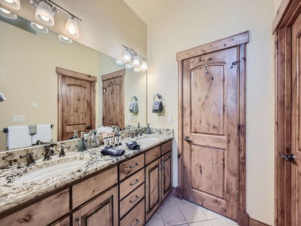 Breckenridge Luxury Five Bedroom Mountain Home