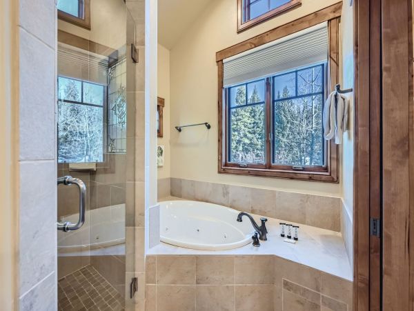 Breckenridge Luxury Five Bedroom Mountain Home