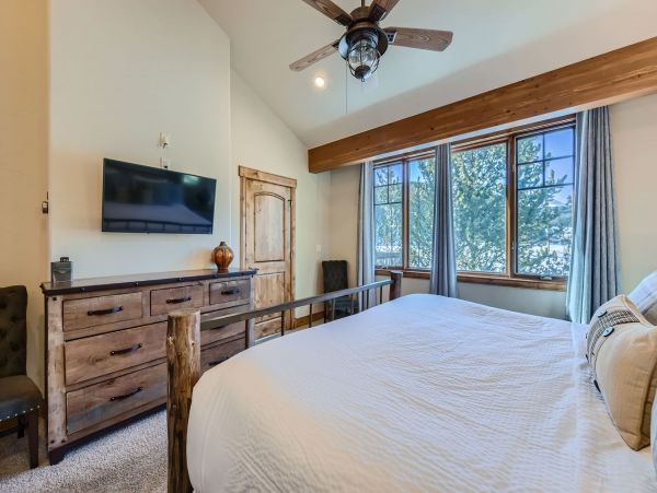 Breckenridge Luxury Five Bedroom Mountain Home