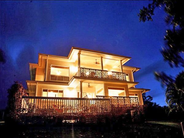Luxury Five Bedroom Vacation Home on the North Shore