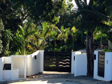 Villa on the Ocean with Six Bedrooms Call Today!