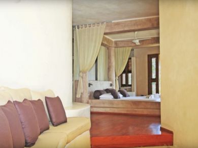 This Spectacular Villa has Eight Bedrooms Open Villa Views