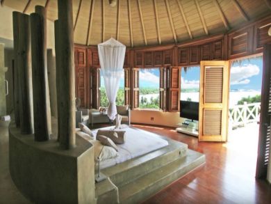 This Spectacular Villa has Eight Bedrooms Open Villa Views