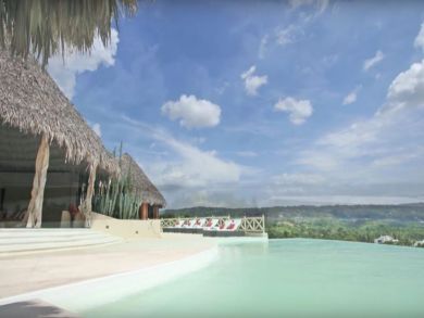 This Spectacular Villa has Eight Bedrooms Open Villa Views