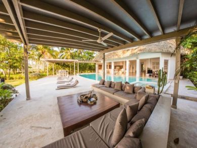 This Amazing Villa Sleeps 22 Guests Best Rental  Beachfront