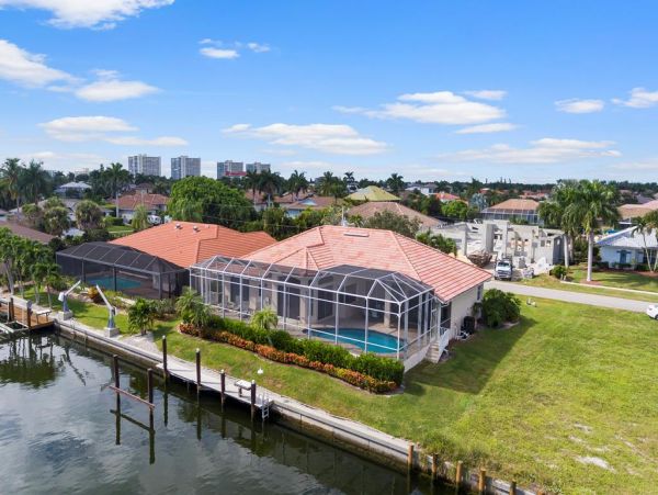 Waterfront Vacation Rental with Three Bedrooms Plus Den