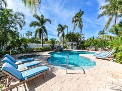 Charming Vacation Rental on Siesta Key. Call Today