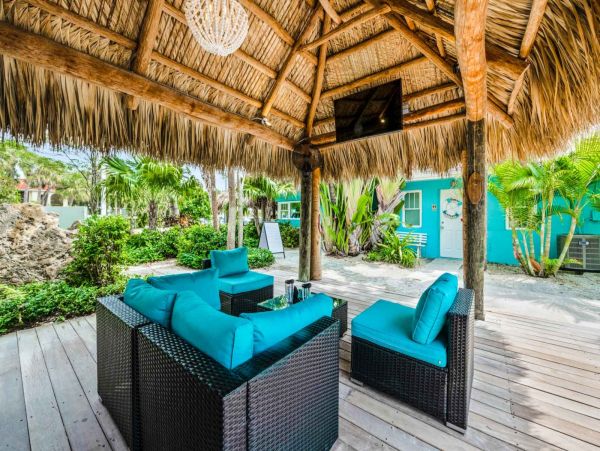 Siesta Key Walk to Beach One Bedroom Vacation Condo
