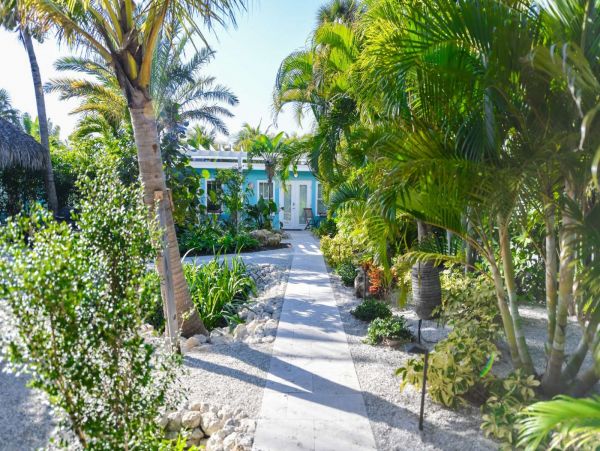 Siesta Key Walk to Beach One Bedroom Vacation Condo