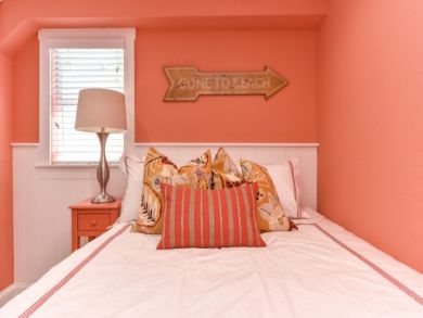 Siesta Key Vacation Suite Sleeps 4 - Short Walk to Beach