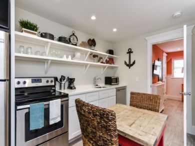 Siesta Key Vacation Suite Sleeps 4 - Short Walk to Beach