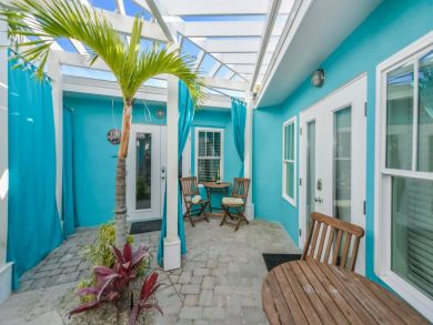 Charming Vacation Rental on Siesta Key. Call Today