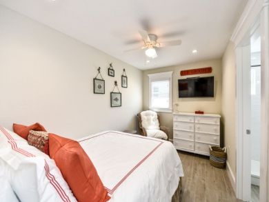 Siesta Key Vacation Rental Sleeps Four Guests