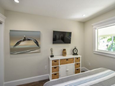 One Bedroom Vacation Condo Walk to Beach in Siesta Key