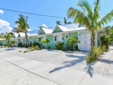 Charming Vacation Rental on Siesta Key. Call Today