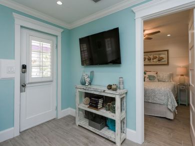 Siesta Key Vacation Rental Sleeps Four Guests