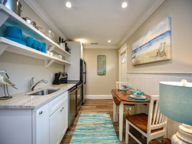 Beautiful Vacation Rental on Siesta Key. Call Today