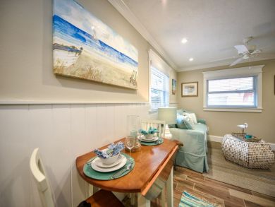 Beautiful Vacation Rental on Siesta Key. Call Today